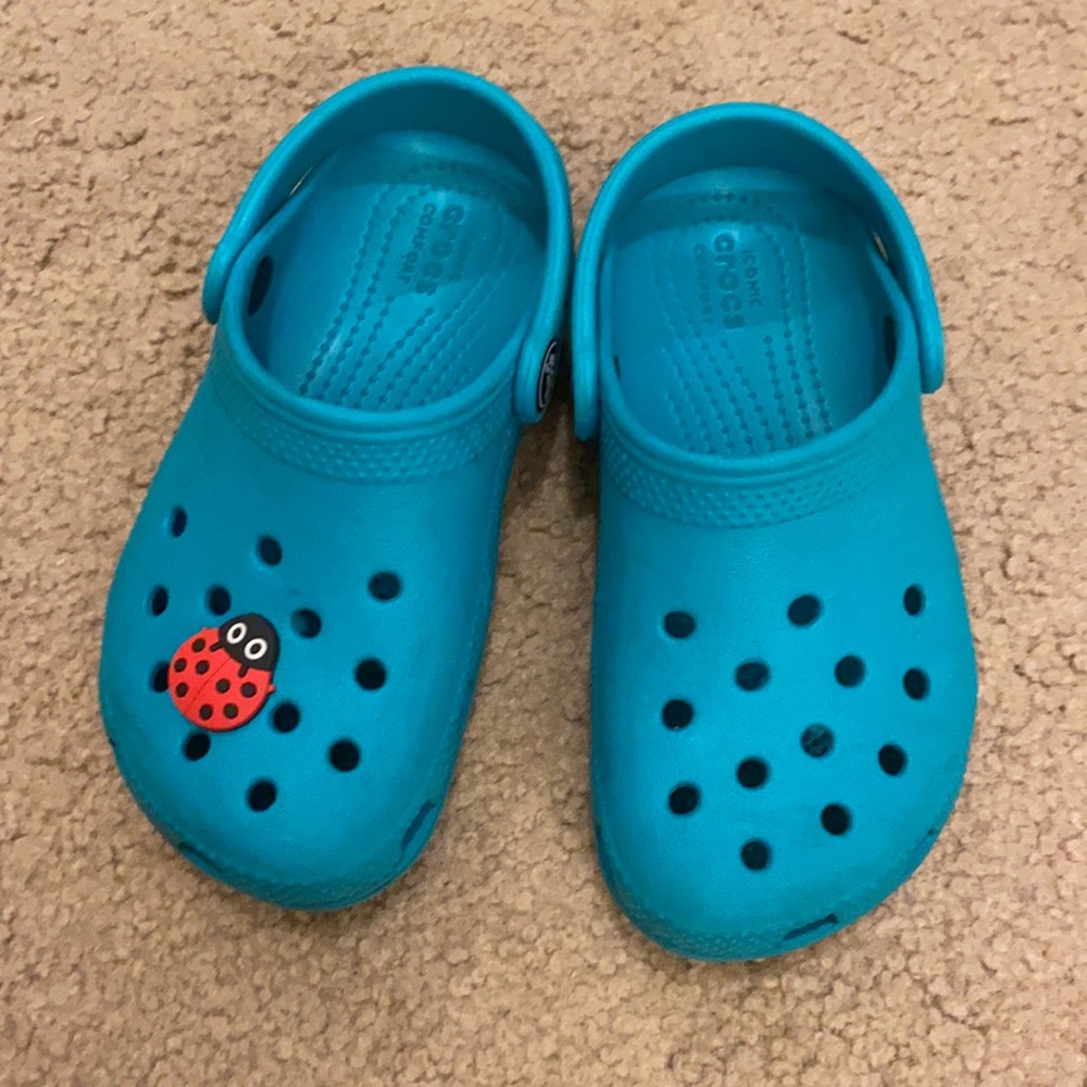 Can’t go wrong with kids crocs! Charm included!🐞